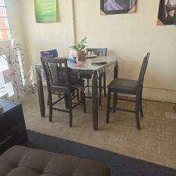 COUNTER HEIGHT DINING SET