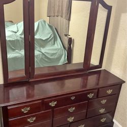 Dresser