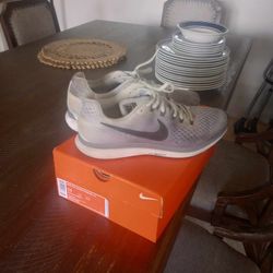 Shoes Nike Size 11 Like Very Good 