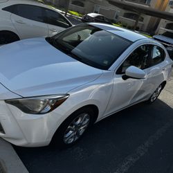 2017 Toyota Yaris iA