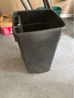 Garbage can