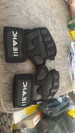 Dhabii weight lifting gloves