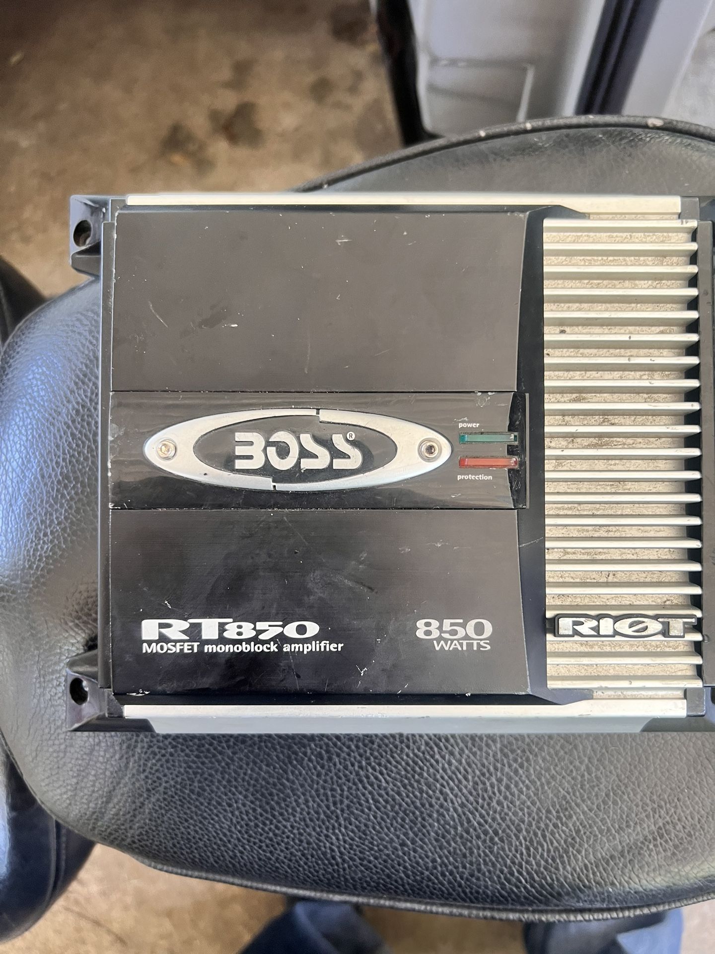 Boss Riot RT850Watt 2 Channel Amplifier