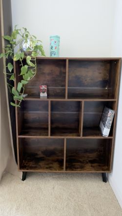 7-Cube Bookshelf / Storage Cabinet – Rustic Brown