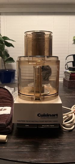 Vintage Cuisinarts Food Processor w/ Cutting Disks