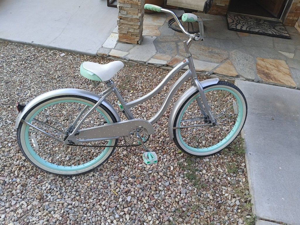 Ladies Cruiser Bike 🚲