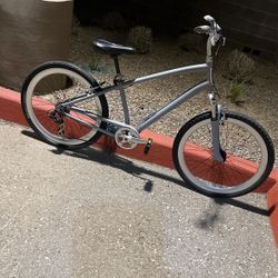 Globe 7 Speed 26” Wheels, 18” Frame Hybrid Cruiser