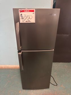 Priming 22” top and bottom fridge 20 % off