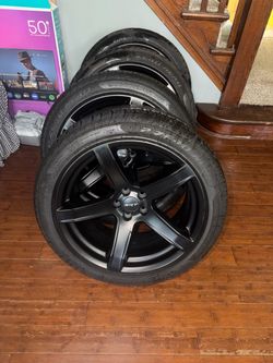 OEM srt hellcat 5 spokes with tires