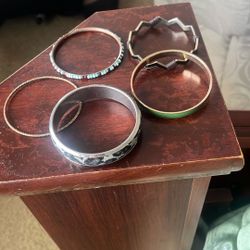 Custom jewel bracelets