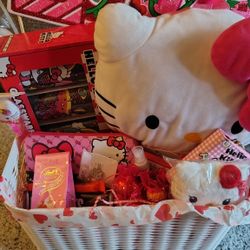Hello Kitty Valentine Basket