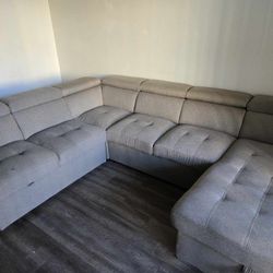 Sectional Couch with Pull Out & Storage