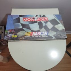 MONOPOLY NASCAR OFFICIAL COLLECTOR'S EDITION REAL ESTATE TRADING GAME (NEW)