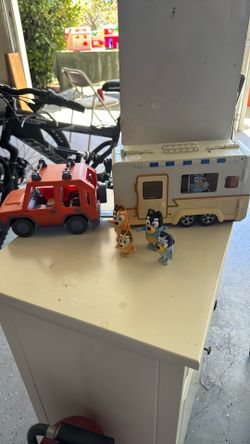 Bluey Jeep RV and characters