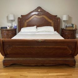 Michael Amini Bedroom Set Cortina Collection ( Deliver Available) 