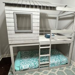 Bunk Bed Tree House 
