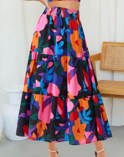 Women’s BTFBM Sz M Vibrant Multicolor Floral Tiered Lined Maxi Skirt, Like NEW