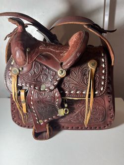 Vintage leather Saddle handbag