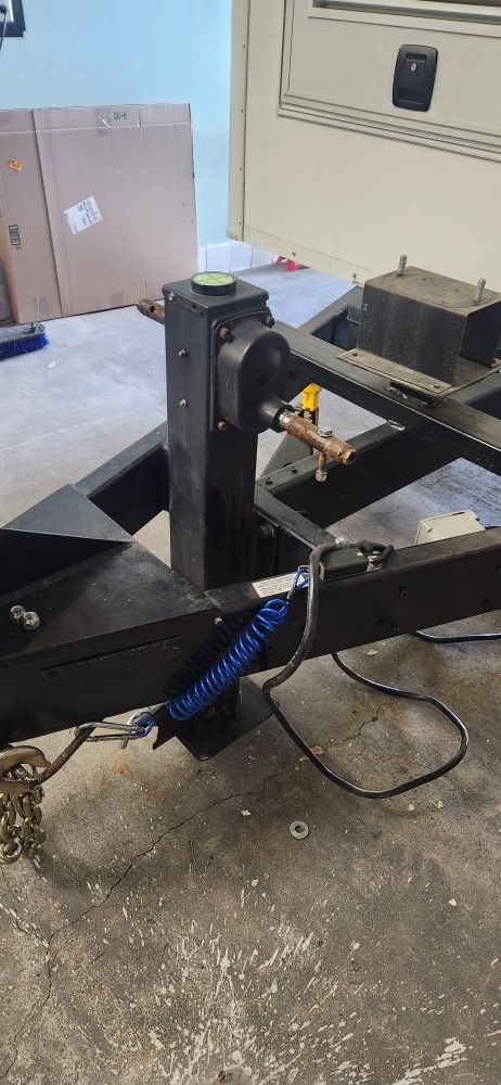 Trailer Manuel Tongue Jack