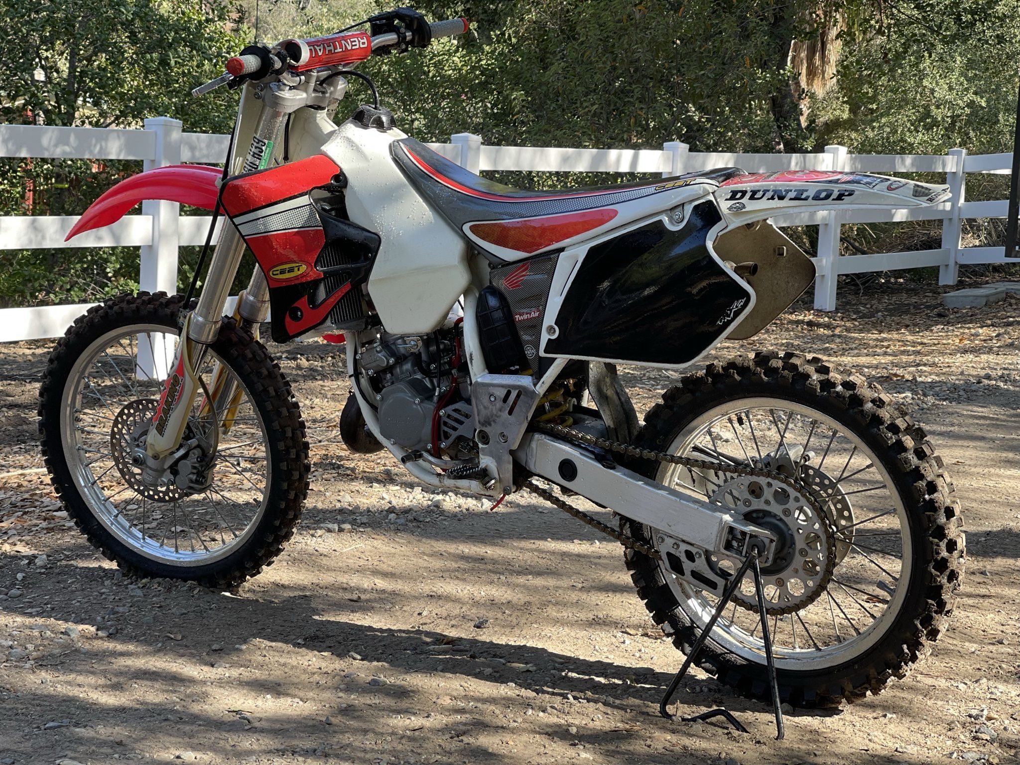 CR125