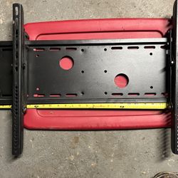 Heavy-Duty Universal TV Wall Mount – Fits up to 32" Stud Span (With Brackets)