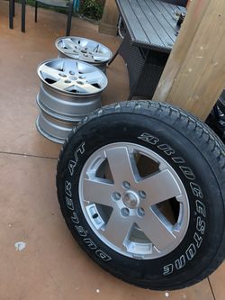For jeep 4 yantas y una mas con goma