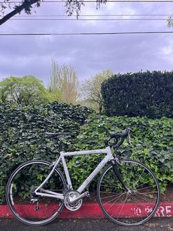 Cannondale Synapse Road Bike – 53 cm Frame - Lightweight Fitness Bicycle Carbon Fork