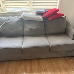 2 Couches 4 barstools