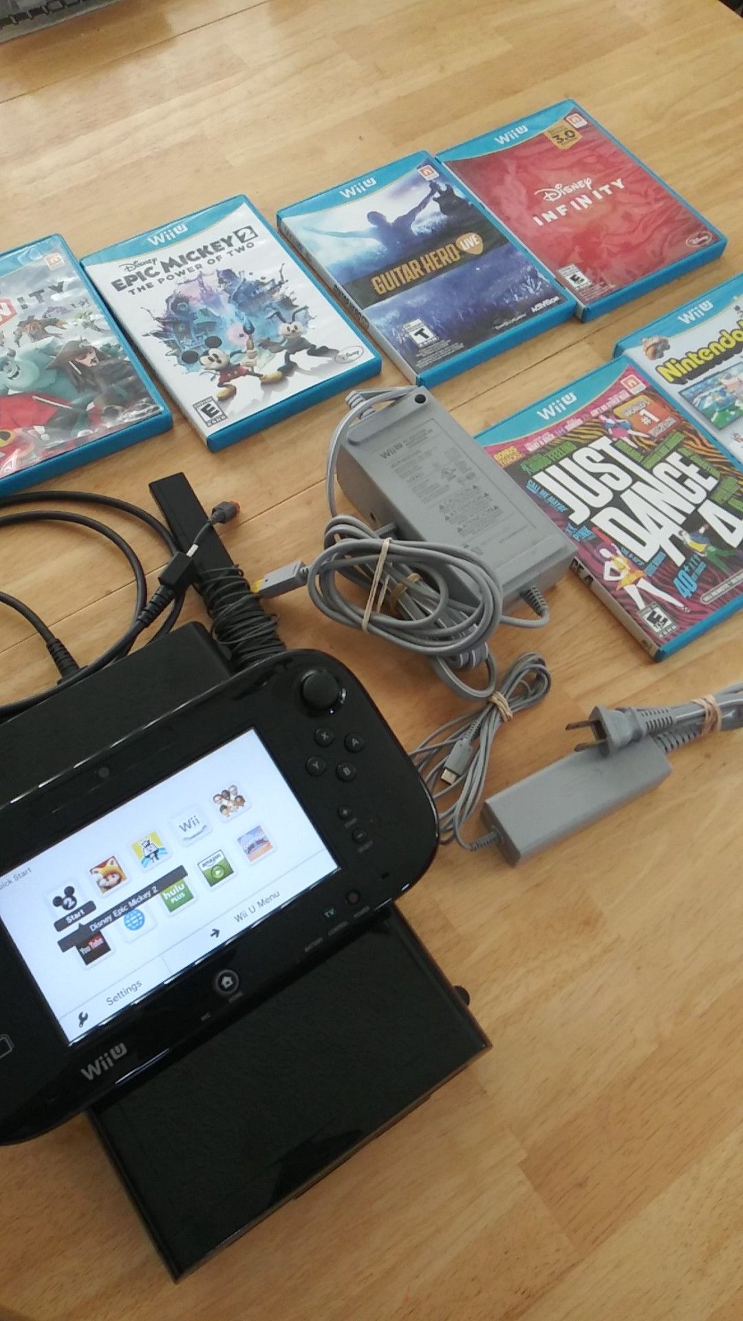 Nintendo Wii U 32 GB Console Bundle