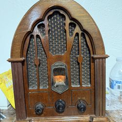 Vintage 1930’s GE Cathedral Radio !!