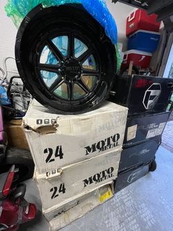24x12 MOTO METAL MO801 8x165.1 NEW IN BOXES