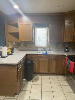 Full Kitchen Set Includes Oven