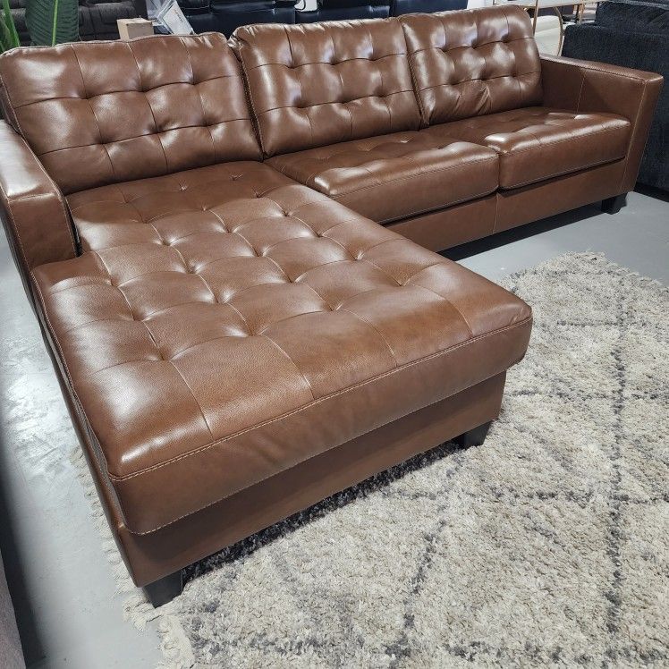 Contemporary Design Auburn 2pc Sectional