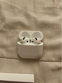 Apple AirPods with Active Noise Cancellation