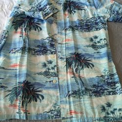 6 shirts mixed size 
4 are 14-16 size, 2 are small men( both white)