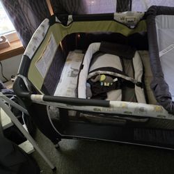 Playpen/ Changing Table Great Condition 