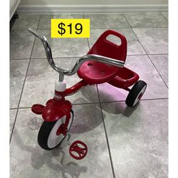 Kids tricycle Red Flyer $19 / Triciclo niño