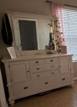 White dresser with mirror