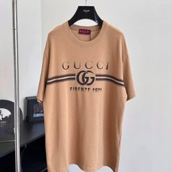 GUCCI, Logo Print T-shirt !!!