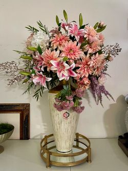 Beautiful floral Arrangement for Mothers’Day