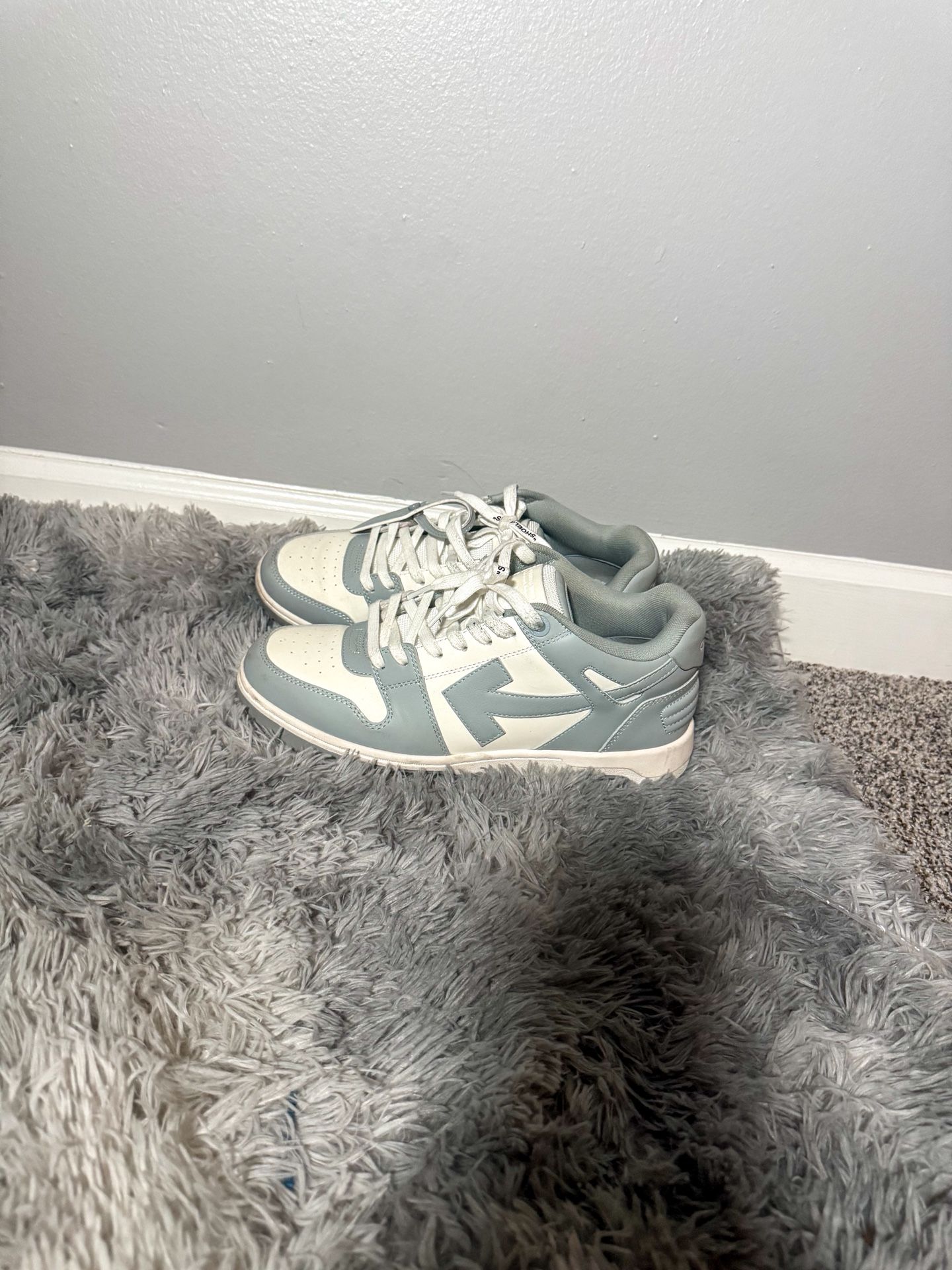 Off-White Sneakers
