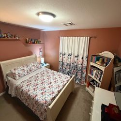 Girls Bedroom Set- MUST GO!