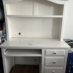 Child’s Desk With Hutch