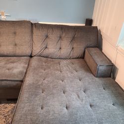 Sectional/couch With Chase