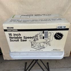 Craftsman 16" Variable Speed Scroll Saw w/ Cast Iron base 120V, Like New Condition