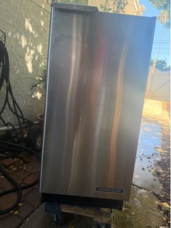 Ice machine maker