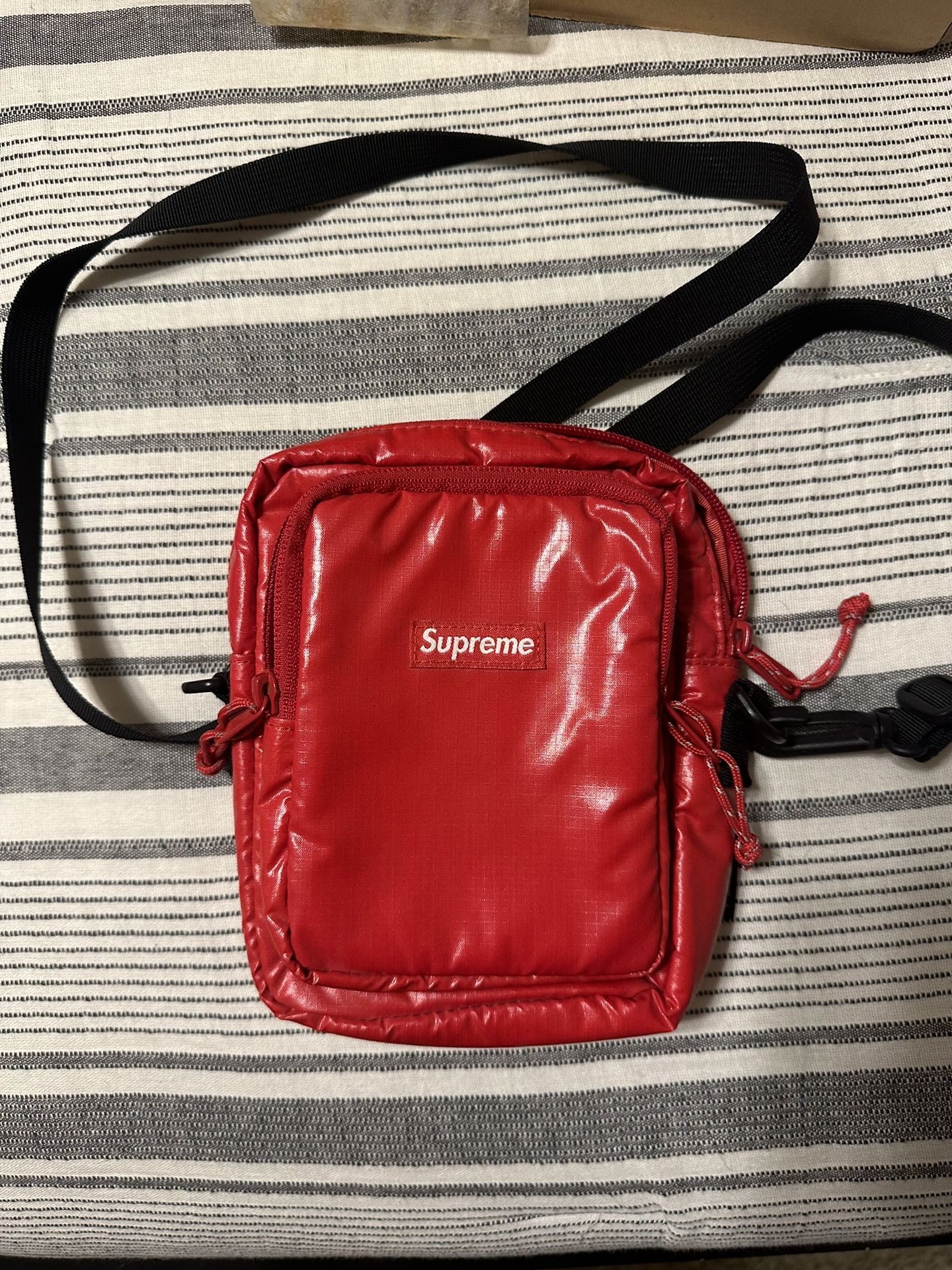 Supreme Shoulder Bag Red