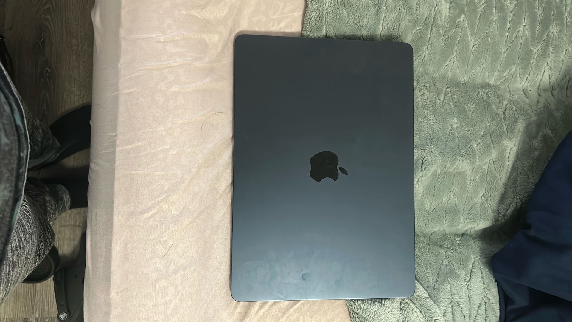 Apple MacBook 13 2025