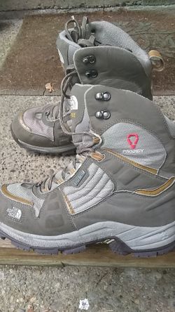 North face prodigy women's size 10.5