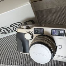 Contax G2 w/ 28mm f2.8 Carl Zeiss Lens